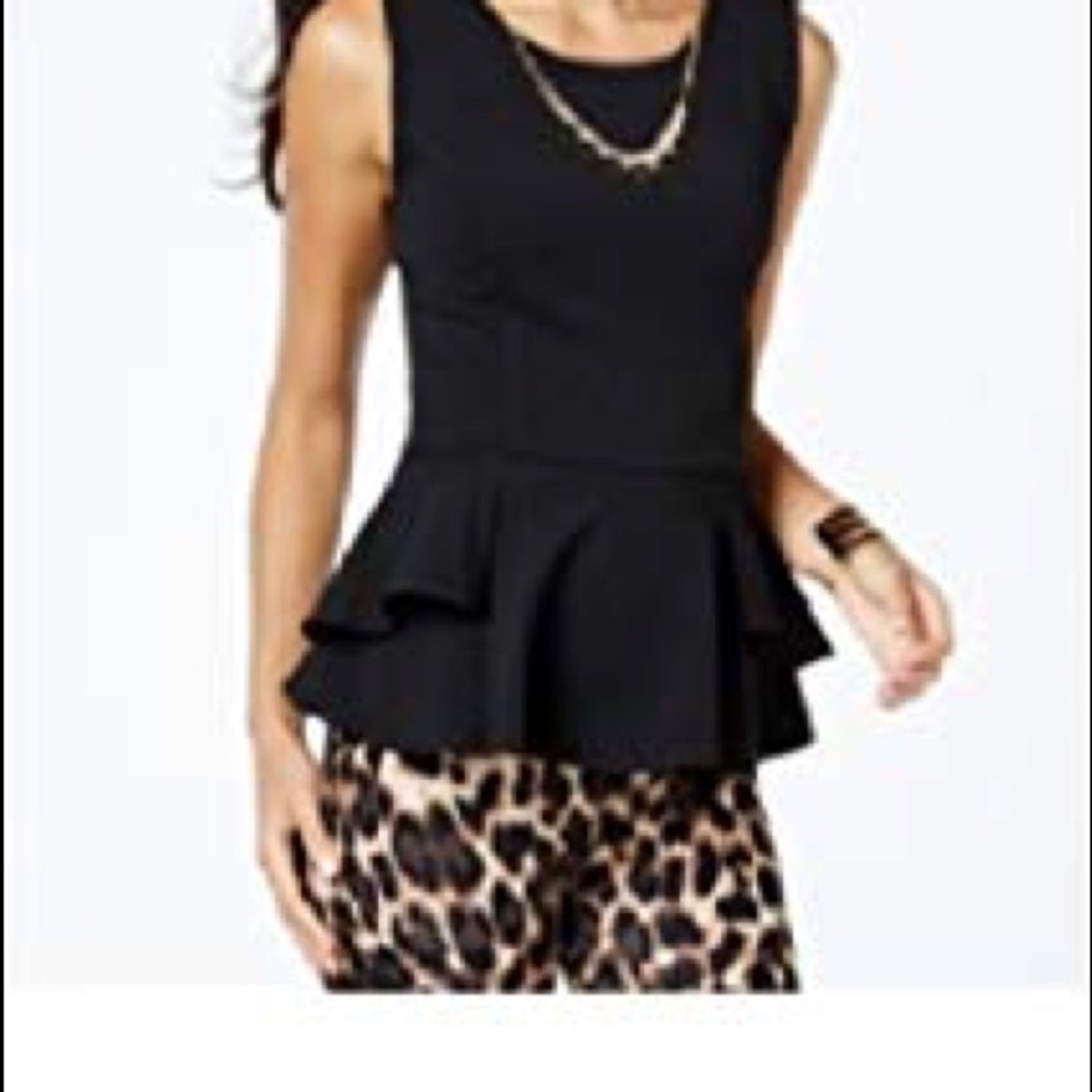 THALIA 🛍 black peplum top